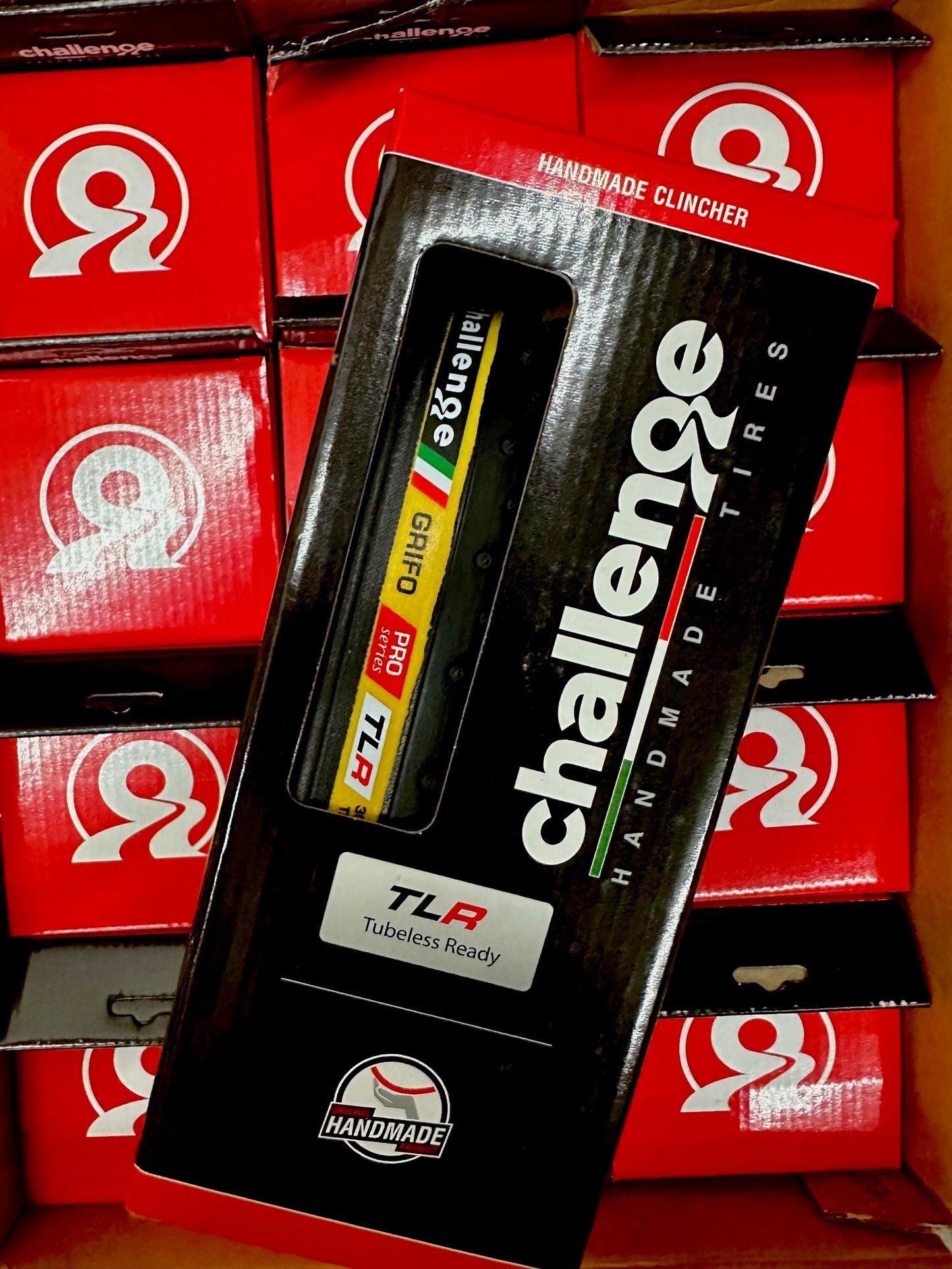 Challenge Grifo Handmade TLR PRO Black and Tan Tire 700 x 33